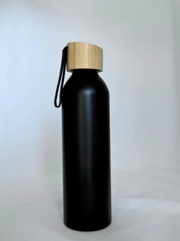 Borraccia con tracolla in silicone 600 ml - immagine 2