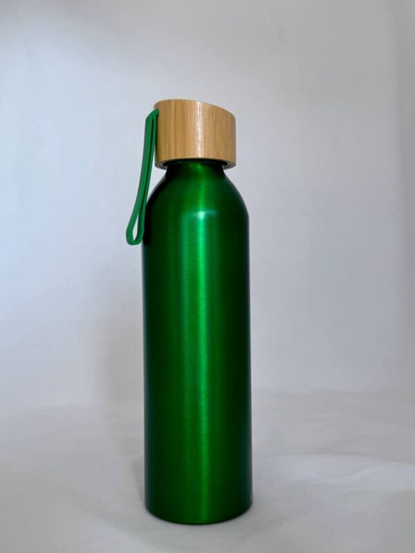 Borraccia con tracolla in silicone 600 ml - immagine 5